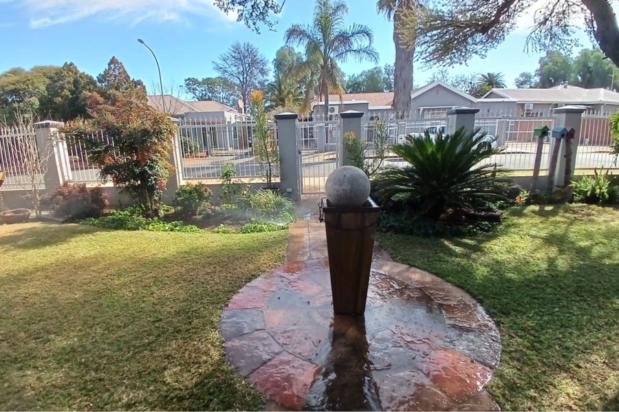 4 Bedroom Property for Sale in Herlear Northern Cape